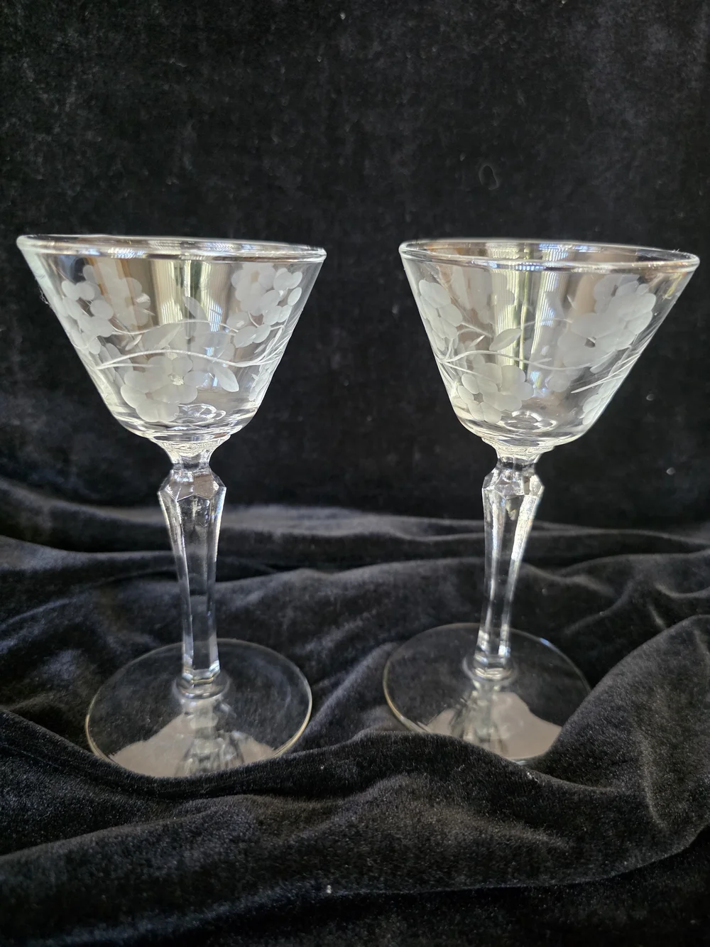 Vintage Libbey 2 Clear Etched Floral Stemmed Wine Glasses